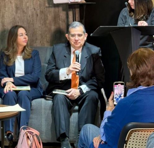 Promueve la Universidad Panamericana la “Importancia de Escribir”; un legado de Alumni UP.