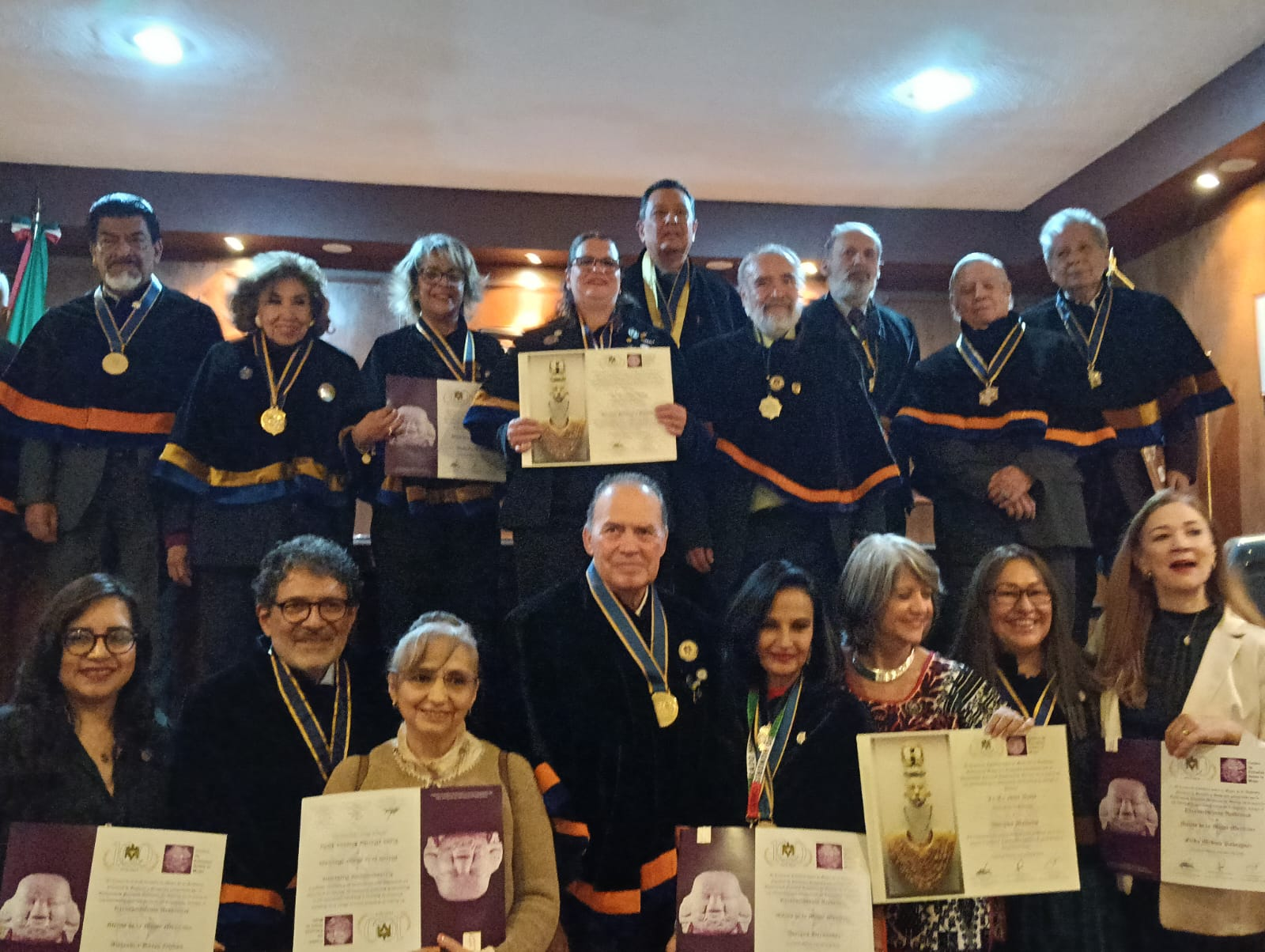 Entrega del "Reconocimiento Académico al Mérito de la Mujer Mexicana" y el "Premio Reina Roja de Palenque" anhg.org